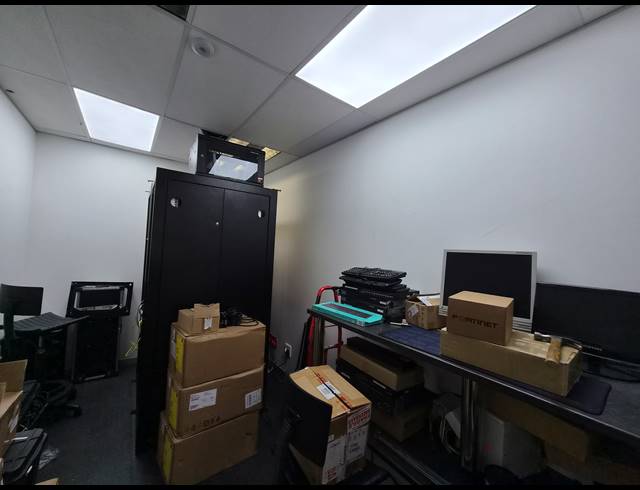 334M² OFFICE TO LET IN HALFWAY GARDENS